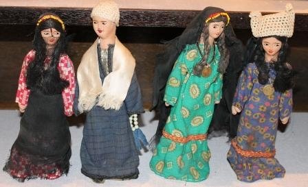 Set van 4 oude Oost Europese poppen