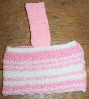 Brocante gebreid, gehaakt kindertasje roze/wit streep