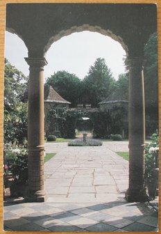 Brocante ansichtkaart Engelse tuin Manor House onbeschreven 1