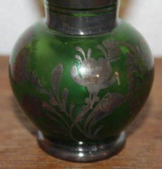 Oude brocante groene glazen vaasje zilver overlay 3