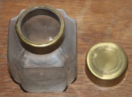 Brocante geslepen glazen voorraad-/opbergpot koperen dop