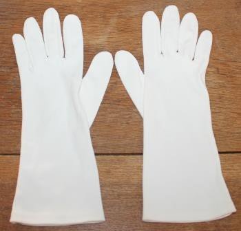 Oude witte, ecru brocante satijnen dames handschoenen