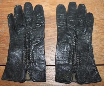 Oude zwarte leren brocante dames handschoenen