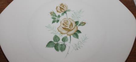 Vintage brocante taartschaal m gebakschotel beige roos