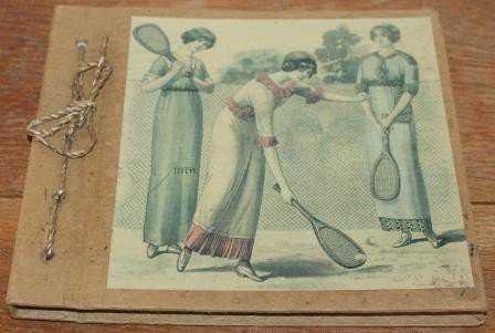 Fotoboekje, album vintage dames op tennisbaan, handgeschept
