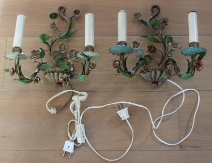 Set oude Franse brocante 2-arms metalen wandlampjes bloemen