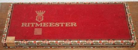 Groot oud brocante houten sigarenkistje rood fluweel Ritmeester