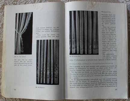 Vintage brocante boek Woningtextiel, tapijt, gordijnen..... 1962