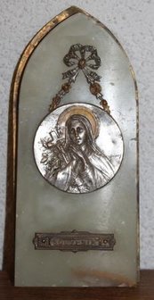 Oude Franse religieuze brocante marmeren plaquette Maria 3