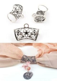 Scarf ring or pendant, silver-colored with flower