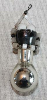 Antieke oude vintage brocante Gablonzer kerstballen zilveren kruik vaasje kralen glazen 1