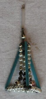 Antieke oude vintage brocante Gablonzer kerstbal driehoek 3D hanger zilveren blauwe witte kralen 2