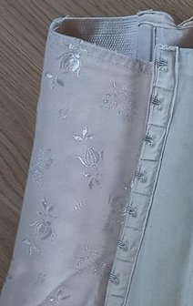Oude vintage brocante beige lichtroze korset corset pink boudoir paspop 6