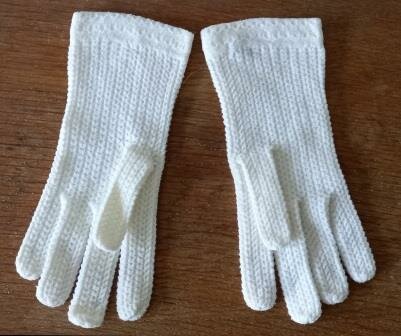 Oude kleine vintage brocante witte gebreide kinderhandschoenen knitted childrens gloves 3