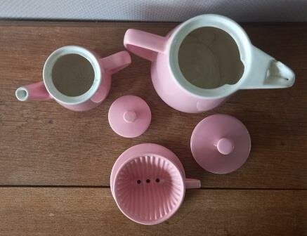 Roze oude vintage brocante Melitta koffiepotjes koffiefilterhouder pink coffee pots set 8