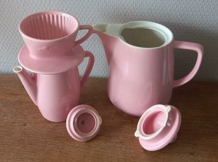 Roze oude vintage brocante Melitta koffiepotjes koffiefilterhouder pink coffee pots set 3