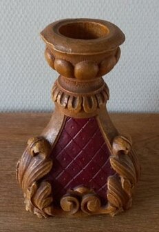 Zware grote oude vintage brocante kaarsenkandelaar hout look rood Italy candleholder wood red