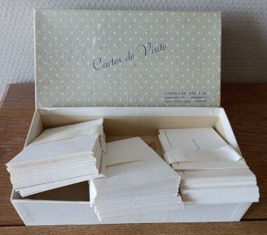 Oude vintage brocante kartonnen stationery doos cartes de visite visitekaartjes envelopjes box cards envelopes 2