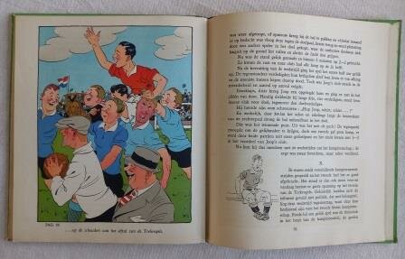 Oud vintage brocante prentenboek Het bruine monster voetbalverhalen Paula beschuit Dutch book 3
