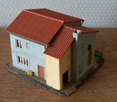Oud vintage brocante Faller B-222 seriehuis appartementencomplex modelspoor HO toy house 1
