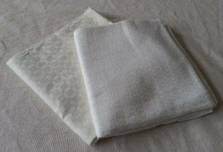 Set 2 grote oude vintage brocante ecru stoffen servetten blokjes fabric napkins blocks pattern