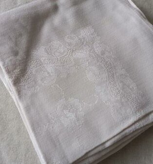 Set 7 oude vintage brocante lichtroze pastel stoffen servetten pale pink fabric napkins 1