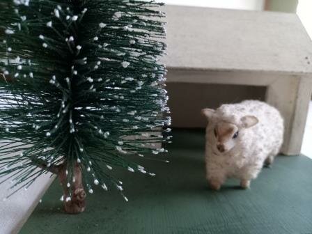 Kerststalletje antieke oude vintage brocante wollen wattenschaapje borstel kerstboom Christmas barn cotton sheep 5