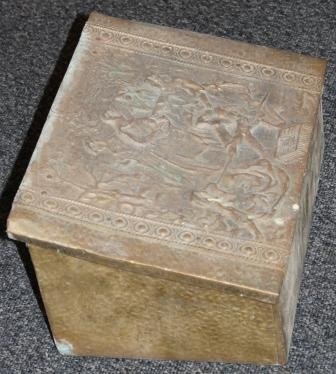 Antieke turfkist van koper