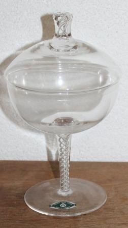Brocante kristallen dekselcoupes gedraaid glas in pootje