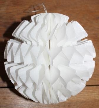 2 Papieren 3D ijs-/sneeuwkristallen witte honeycombs