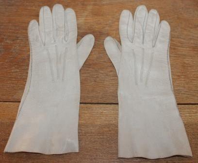 Oude beige leren brocante dames handschoenen