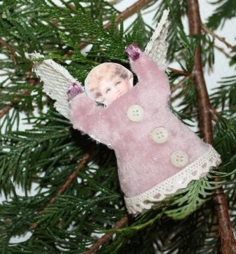 Brocante kerstdecoratie vintage engeltje in roze met kant