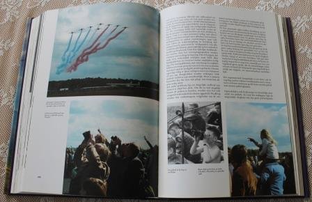 Vintage boek Vlucht door de tijd 75 jaar Nederlandse Luchtmacht