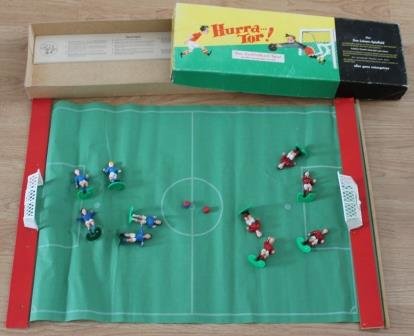 Oud vintage brocante tafelvoetbalspelletje Hurra Tor verzamelaars speelgoed 1