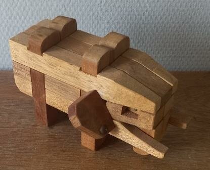 Oude vintage brocante houten speelgoed 3D puzzel olifant wooden puzzle elephant 1