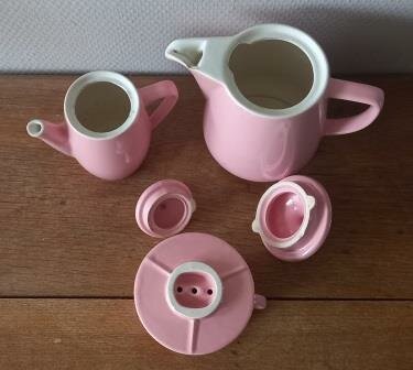 Roze oude vintage brocante Melitta koffiepotjes koffiefilterhouder pink coffee pots set 4