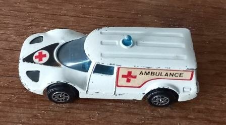 Oude vintage retro brocante speelgoed autootje ambulance healer wheeler Corgi Juniors 3