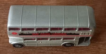 Oude vintage brocante speelgoed autootje dubbeldekker bus Corgi London Transport routemaster 25 Queens silver jubilee 3