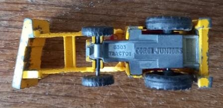 Oude vintage brocante speelgoed autootje Corgi Juniors 3303 Massey Ferguson tractor schuiver 3