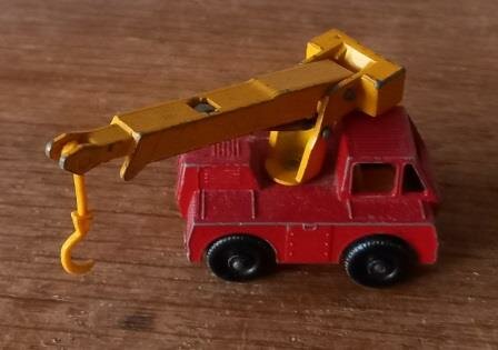 Oude vintage brocante speelgoed autootje Matchbox Iron fairy crane no 42 kraanwagen 1