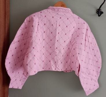 Oud vintage brocante roze bedjasje gewatteerde doorgestikte flanellen Jansen Tilanus 46 pink jacket 2