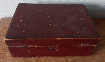 Oude vintage brocante houten verbandkist doos trommel EHBO first aid kit 3