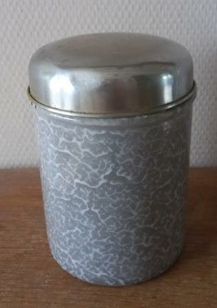 Oude vintage brocante grijsgewolkte emaillen beschuitbus gray grey enamel storage container 1