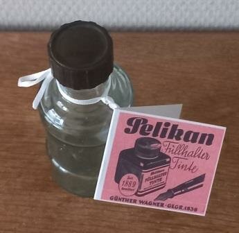 Antieke oude vintage brocante glazen flesje potje bakelieten dopje reclamekaartje label inkt glass bottle 5