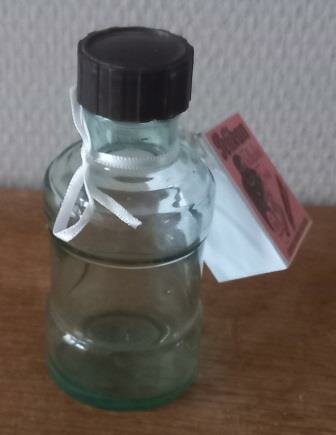 Antieke oude vintage brocante glazen flesje potje bakelieten dopje reclamekaartje label inkt glass bottle 1