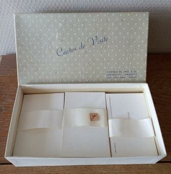 Oude vintage brocante kartonnen stationery doos cartes de visite visitekaartjes envelopjes box cards envelopes 3