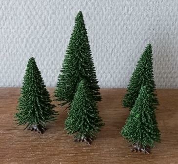 Set 5 oude vintage brocante borstelboompjes sparren naaldbomen dennen modelspoorbaan HO brush conifers pine trees railway 1