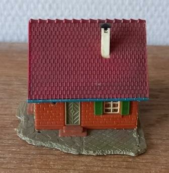 Oud vintage brocante huisje luiken modelspoor HO toy house shutters 2