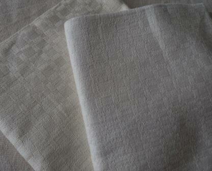 Set 2 grote oude vintage brocante ecru stoffen servetten blokjes fabric napkins blocks pattern 1