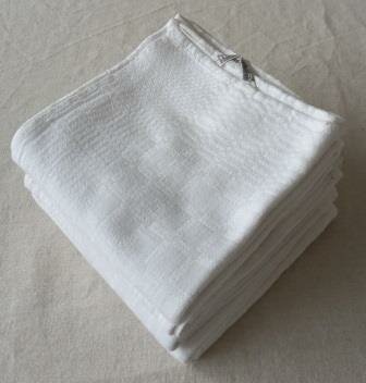 Set 4 grote oude vintage brocante witte stoffen servetten blokjes fabric napkins blocks pattern